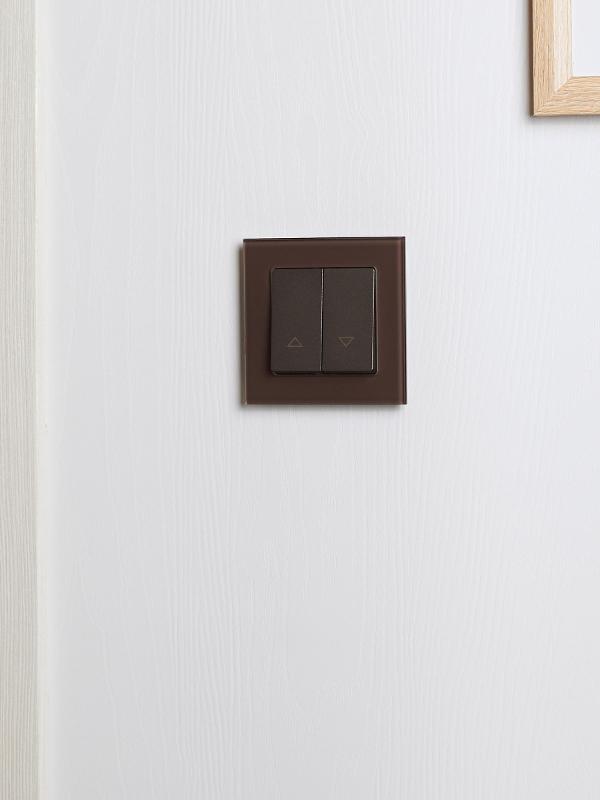 BRITE Рамка 1-ая РУ-1-2-БрТБ стекло темная бронза | BR-M12-G-K45 | IEK — миниатюра 6