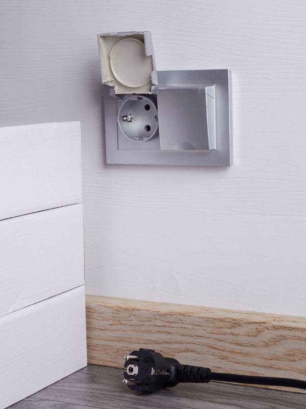 BRITE Розетка 2-ая с крышкой 16А в сб IP44 РСбш12-3-44-БрА алюминий | BR-R26-16-44-K47-F | IEK — миниатюра 8