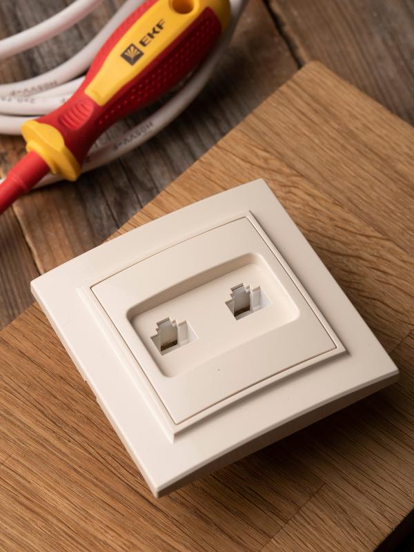 Розетка RJ-45 1-мест. СП бежевый Минск EKF|ERK01-035-20|EKF — миниатюра 2