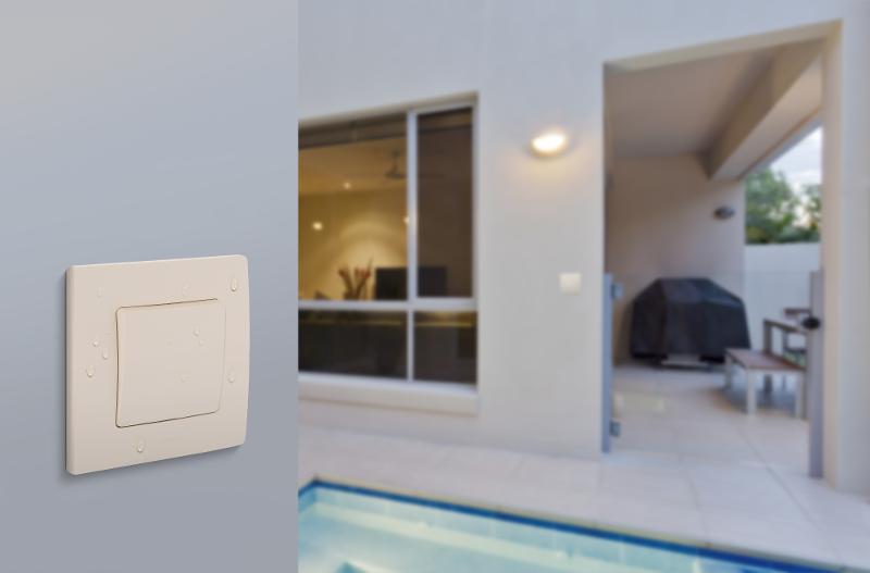 Переключатель одноклавишный IP44 - Legrand Etika - 10А 250В безвинтовые зажимы - слоновая кость — миниатюра 11