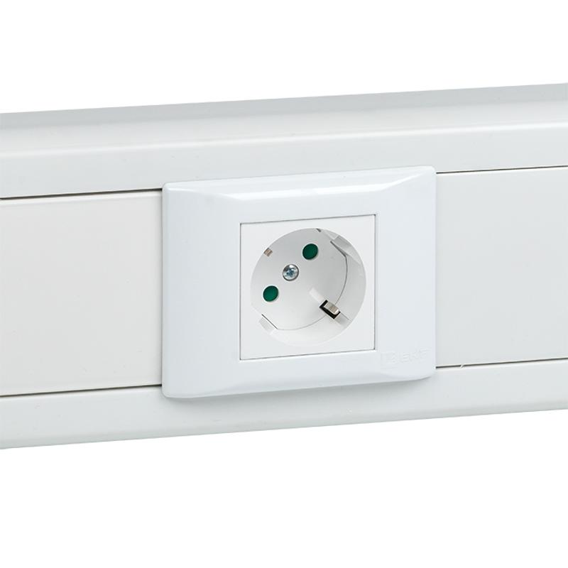 Розетка 45х45 PRO, с заземлением, белая , 45 град | E6MR16-028-10-45 | EKF — миниатюра 6
