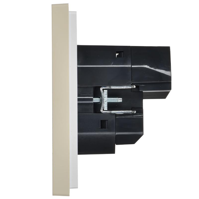 FORTE&PIANO Розетка с заземлением, со шторками в/к 16А USB A+A 3,1А FP445 ваниль | FP-R14-16-U21-D31-K10 | IEK — миниатюра 3