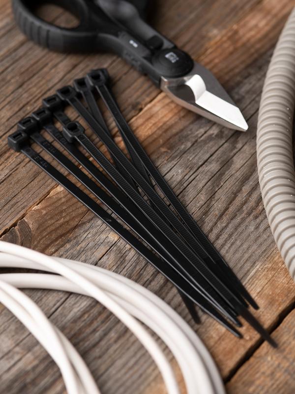 Хомут нейлоновый ЧЕРНЫЙ 4,8х150 (уп./100шт) EKF Simple | plc-cb-4.8x150 | EKF — миниатюра 4