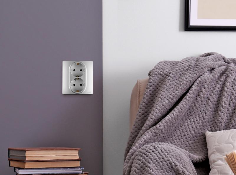 Розетка двойная с заземлением - Legrand Inspiria - со шторками в сборе 16А 250В безвинтовые зажимы - алюминий | 673757 | Legrand — Legrand