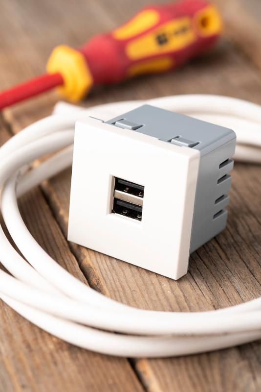Розетка USB, сила тока 2,1 А (2 гнезда) без индикатора | E2MR2-20USB-10 | EKF — миниатюра 8