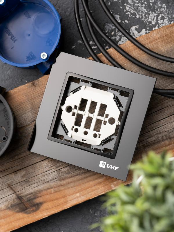 Минск Рамка 1-местная стеклянная черная Basic | ERM-G-401-70 | EKF — миниатюра 3