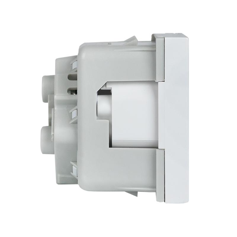 Розетка 45х45 PRO, с заземлением, белая , 45 град | E6MR16-028-10-45 | EKF — миниатюра 3
