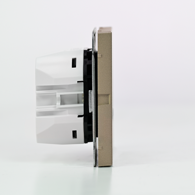 ArtGallery Шампань Розетка USB A + тип-C 45Вт высокоскор.заряд. QC, PD, механизм | GAL000529 | SE — миниатюра 4
