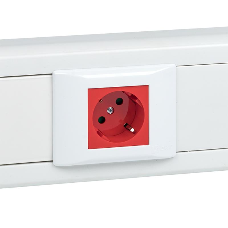 Розетка 45х45 PRO, с заземлением, красная , 45 град | E6MR16-028-70-45 | EKF — миниатюра 6