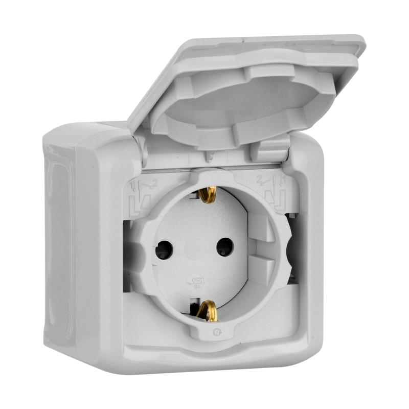 Quteo Серый Розетка с заземлением со шторками IP44 | 782351 | Legrand — Legrand