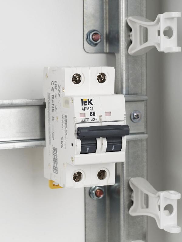 Выключатель автоматический двухполюсный M06N 2P B 6А 6кА ARMAT | AR-M06N-2-B006 | IEK — миниатюра 15
